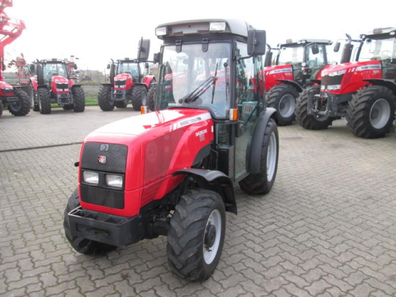 Massey Ferguson 3435